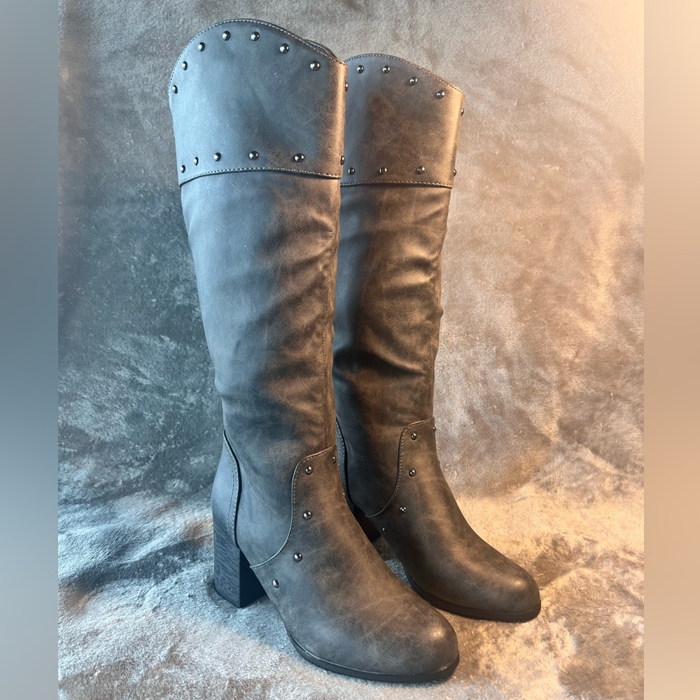 DOLCE by Mojo Moxy Gray Studded Boots